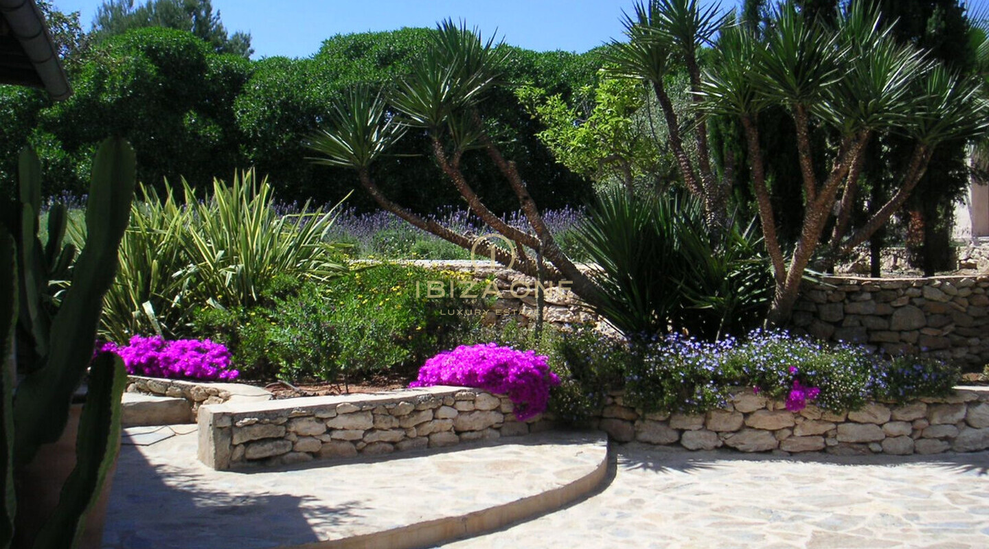 Hermoso Chalet en Sant Josep en alquiler