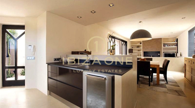 Luxe villa aan zee te koop, Ibiza - luxe villa aan zee te koop, Ibiza - luxe woning aan het water te koop, Ibiza - Luxe villa aan zee te huur, Ibiza - luxe villa aan zee te huur, Ibiza - luxe woning aan zee te huur, Ibiza
