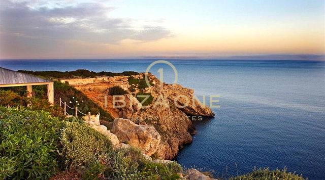 Luxuriöse Villa in erster Meereslinie zu verkaufen, Ibiza - Luxuriöse Villa in erster Meereslinie zu verkaufen, Ibiza - Luxuriöse Immobilie am Wasser zu verkaufen, Ibiza - Luxuriöse Villa in erster Meereslinie zu vermieten, Ibiza - Luxuriöse Villa in erster Meereslinie zu vermieten, Ibiza - Luxuriöse Immobilie am Wasser zu vermieten, Ibiza