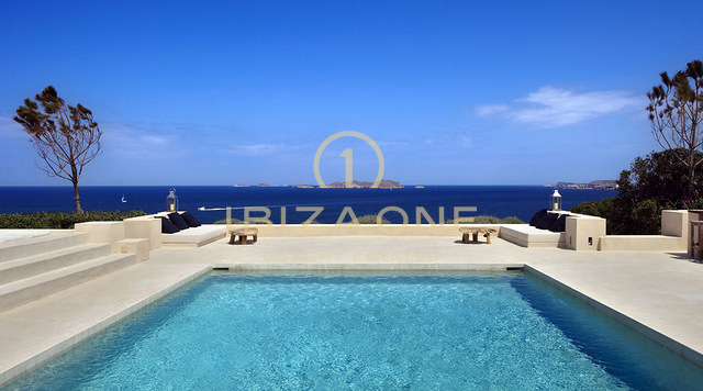 Villa de lujo en primera línea de mar en venta, Ibiza - Villa de lujo en primera línea de mar en venta, Ibiza - Propiedad de lujo frente al mar en venta, Ibiza - Villa de lujo en primera línea de mar en alquiler, Ibiza - Villa de lujo en primera línea de mar en alquiler, Ibiza - Propiedad de lujo frente al mar en alquiler, Ibiza