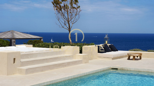 Villa de lujo en primera línea de mar en venta, Ibiza - Villa de lujo en primera línea de mar en venta, Ibiza - Propiedad de lujo frente al mar en venta, Ibiza - Villa de lujo en primera línea de mar en alquiler, Ibiza - Villa de lujo en primera línea de mar en alquiler, Ibiza - Propiedad de lujo frente al mar en alquiler, Ibiza