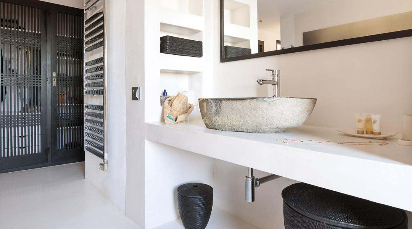 Villa de luxe en bord de mer à vendre, Ibiza - villa de luxe en bord de mer à vendre, Ibiza - propriété de luxe en bord de mer à vendre, Ibiza - Villa de luxe en bord de mer à louer, Ibiza - villa de luxe en bord de mer à louer, Ibiza - propriété de luxe en bord de mer à louer, Ibiza