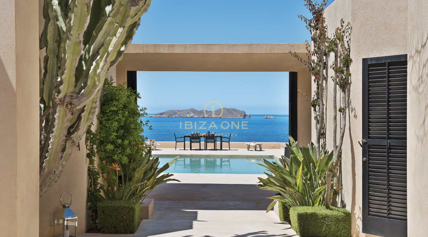 Villa de lujo en primera línea de mar en venta, Ibiza - Villa de lujo en primera línea de mar en venta, Ibiza - Propiedad de lujo frente al mar en venta, Ibiza - Villa de lujo en primera línea de mar en alquiler, Ibiza - Villa de lujo en primera línea de mar en alquiler, Ibiza - Propiedad de lujo frente al mar en alquiler, Ibiza