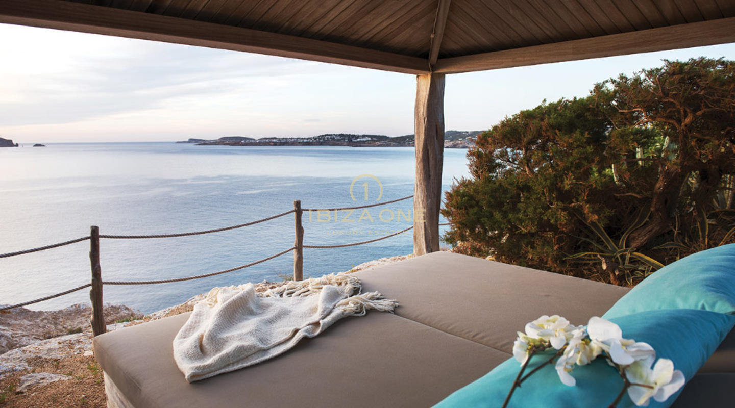 Luxe villa aan zee te koop, Ibiza - luxe villa aan zee te koop, Ibiza - luxe woning aan het water te koop, Ibiza - Luxe villa aan zee te huur, Ibiza - luxe villa aan zee te huur, Ibiza - luxe woning aan zee te huur, Ibiza
