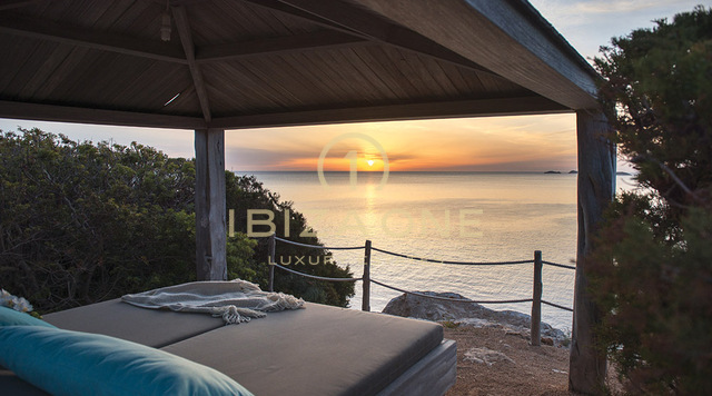 Villa de luxe en bord de mer à vendre, Ibiza - villa de luxe en bord de mer à vendre, Ibiza - propriété de luxe en bord de mer à vendre, Ibiza - Villa de luxe en bord de mer à louer, Ibiza - villa de luxe en bord de mer à louer, Ibiza - propriété de luxe en bord de mer à louer, Ibiza