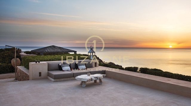 Luxe villa aan zee te koop, Ibiza - luxe villa aan zee te koop, Ibiza - luxe woning aan het water te koop, Ibiza - Luxe villa aan zee te huur, Ibiza - luxe villa aan zee te huur, Ibiza - luxe woning aan zee te huur, Ibiza