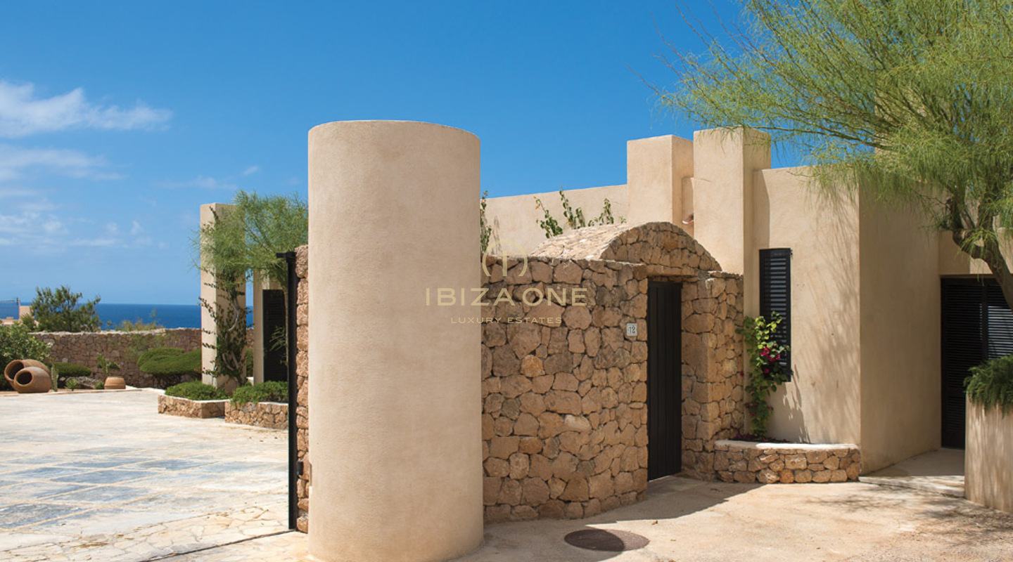Luxe villa aan zee te koop, Ibiza - luxe villa aan zee te koop, Ibiza - luxe woning aan het water te koop, Ibiza - Luxe villa aan zee te huur, Ibiza - luxe villa aan zee te huur, Ibiza - luxe woning aan zee te huur, Ibiza