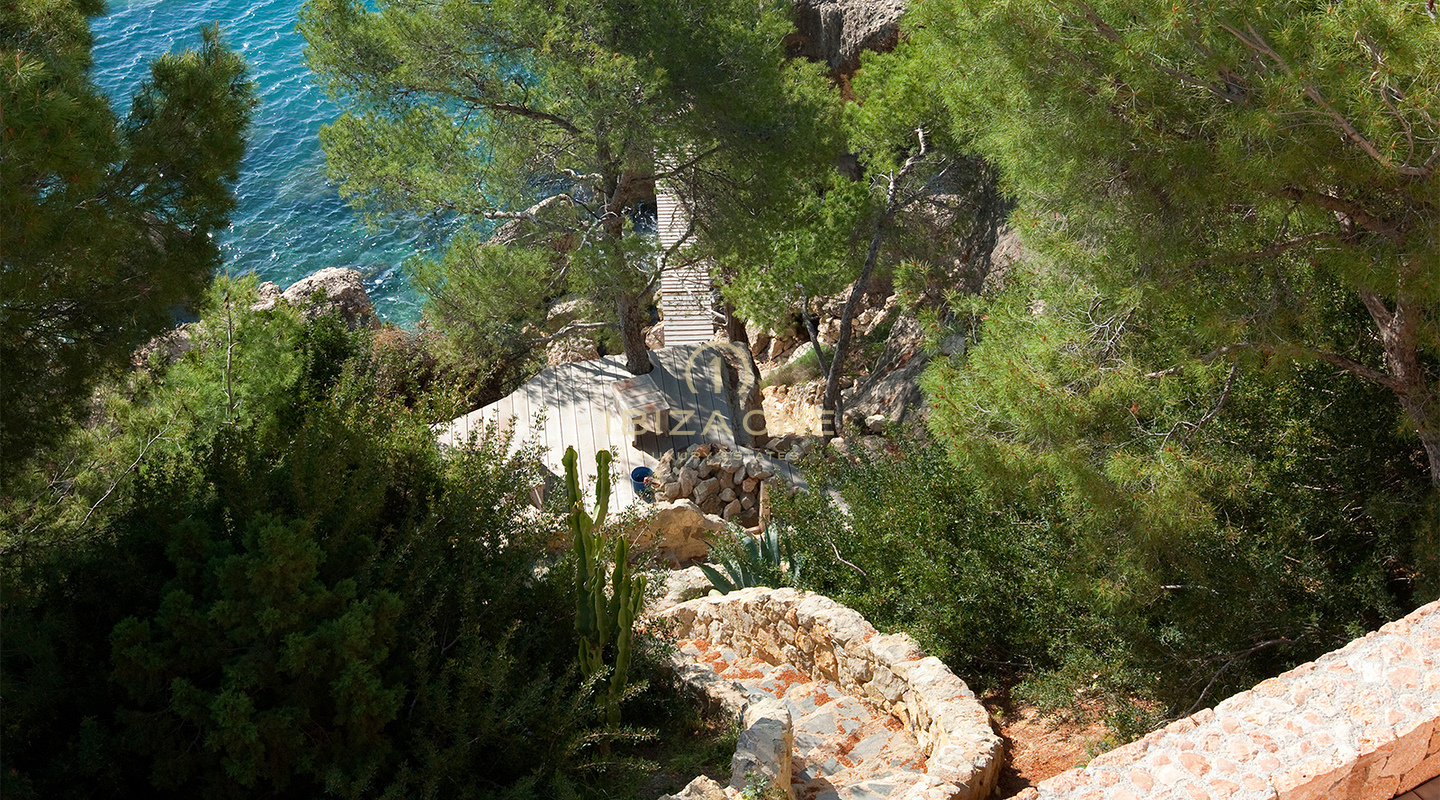 Ultra-Luxury Waterfront Estate with Private Beach, Yacht and 200 Metres of Coastline – Es Cubells for Rent, Ibiza