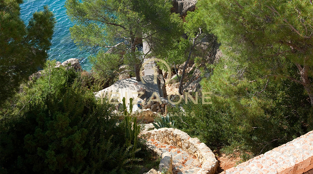 Proprietà di lusso in prima linea con accesso alla spiaggia privata e al molo per barche - prima linea sul mare - villa sul lungomare in affitto, Ibiza