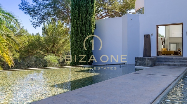 Esclusiva villa di design di lusso in vendita con campo da tennis privato, grande piscina esterna e piscina interna, Ibiza - Esclusiva villa di design di lusso in affitto con campo da tennis privato, grande piscina esterna e piscina interna, Ibiza