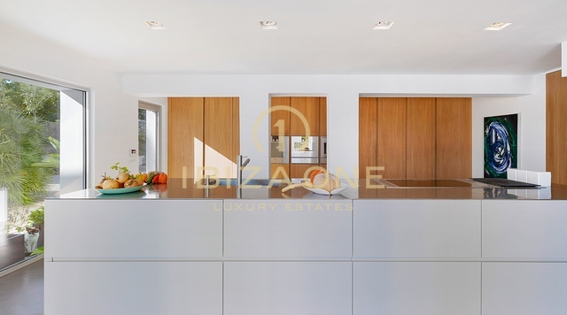 Exclusieve luxe designvilla te koop met privétennisbaan, enorm buitenzwembad en binnenzwembad, Ibiza - Exclusieve luxe designvilla te huur met privétennisbaan, enorm buitenzwembad en binnenzwembad, Ibiza