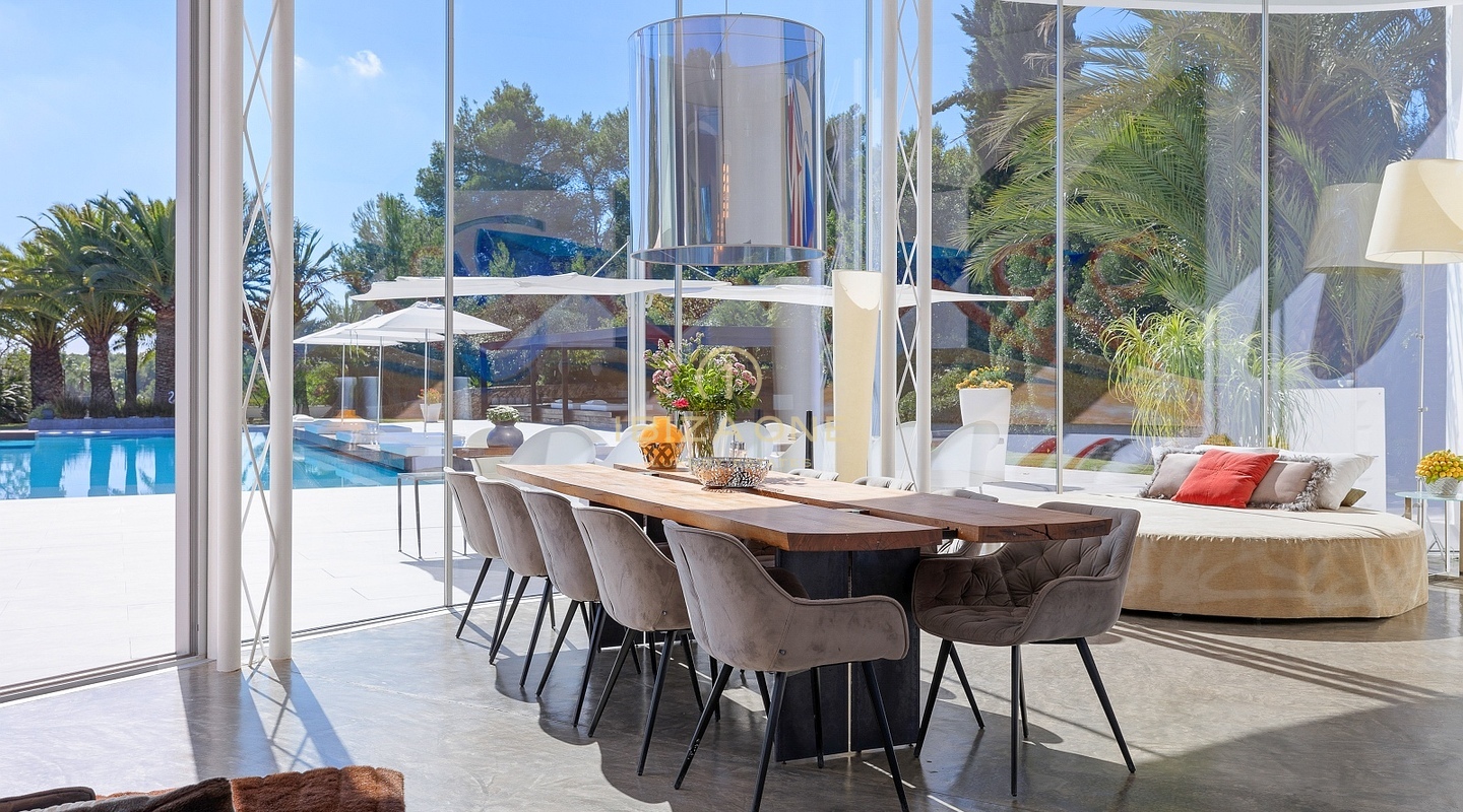 Esclusiva villa di design di lusso in vendita con campo da tennis privato, grande piscina esterna e piscina interna, Ibiza - Esclusiva villa di design di lusso in affitto con campo da tennis privato, grande piscina esterna e piscina interna, Ibiza