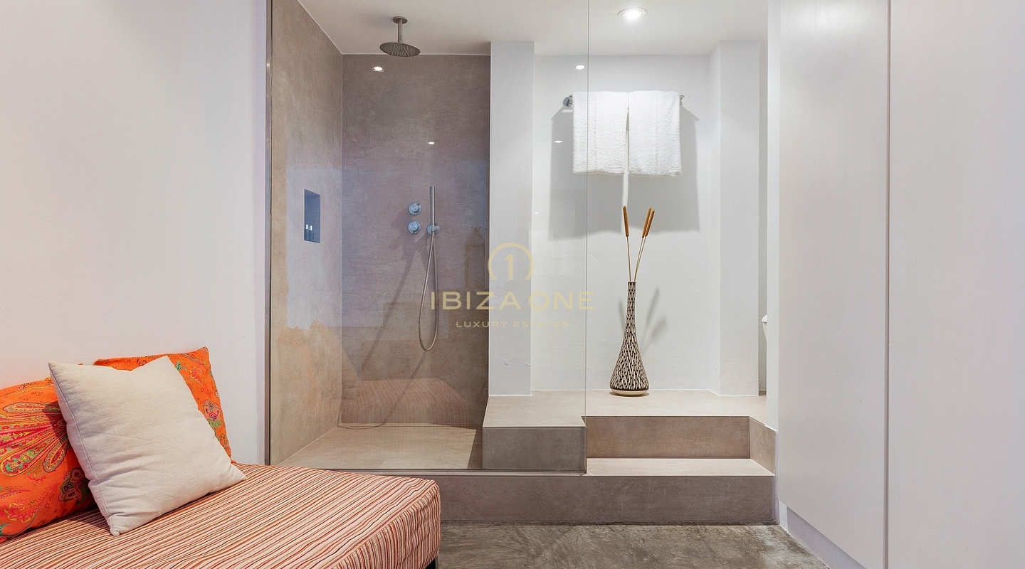 Exclusive Luxury Designer Villa for sale with Private Tennis Court, Huge outdoor pool and indoor pool, Ibiza - Exclusive Luxury Designer Villa for rent with Private Tennis Court, Huge outdoor pool and indoor pool, Ibiza