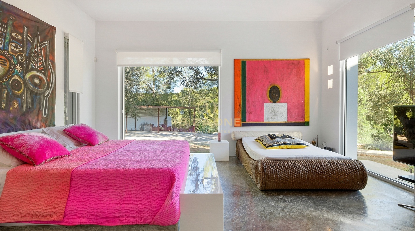 Exclusiva villa de diseño de lujo en venta con pista de tenis privada, enorme piscina al aire libre y piscina cubierta, Ibiza - Exclusiva villa de diseño de lujo en alquiler con pista de tenis privada, enorme piscina al aire libre y piscina cubierta, Ibiza