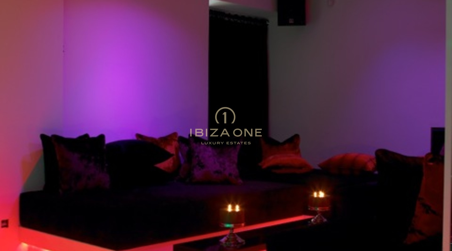 Luxe villa te koop en luxe villa te huur in Can Furnet, Ibiza - Luxe villa te huur en luxe villa te koop in Can Furnet, Ibiza