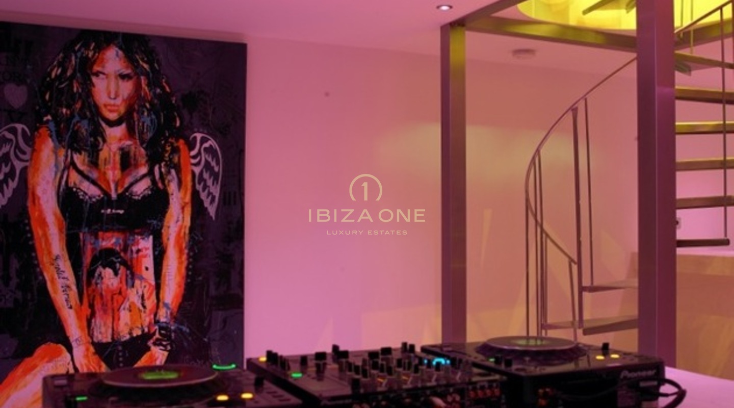 Villa de lujo en venta en Can Furnet, Ibiza - Villa de lujo en alquiler en Can Furnet, Ibiza