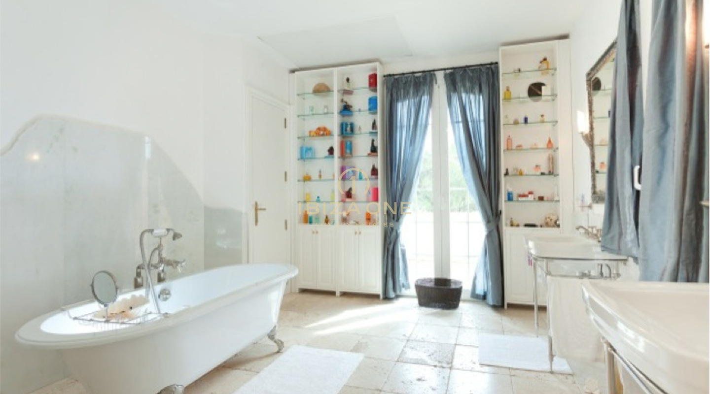 Herrschaftlicher Luxuspalast / Villa zum Verkauf in der Nähe von Eivissa, Ibiza - Herrschaftlicher Luxuspalast / Villa zur Miete in der Nähe von Eivissa, Ibiza