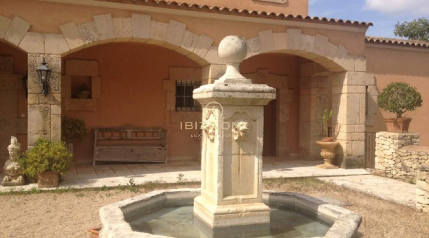 Manorial Luxury Palace / Villa à vendre près d'Eivissa, Ibiza - Manorial Luxury Palace / Villa à louer près d'Eivissa, Ibiza
