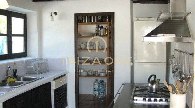 Luxe en prachtige originele finca dichtbij de golfbaan te koop, Ibiza - Luxe en prachtige originele finca dichtbij de golfbaan te huur, Ibiza