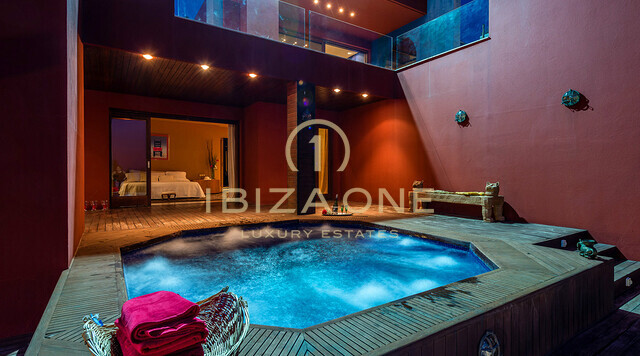 Unieke luxe villa met fantastisch uitzicht op Ibiza en de zee te koop, Ibiza - Unieke luxe villa met fantastisch uitzicht op Ibiza en de zee te huur, Ibiza