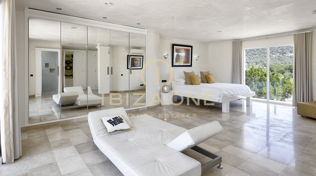 Extraordinaria mansión de lujo en Cala Jondal, cerca de Blue Marlin en venta, Ibiza - villa de lujo en alquiler, Ibiza