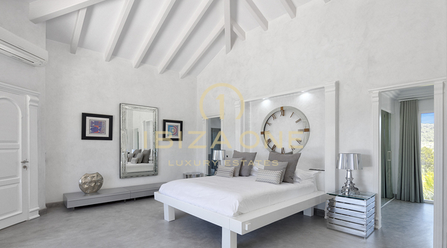 Straordinaria villa di lusso a Cala Jondal, vicino a Blue Marlin in vendita, Ibiza - villa di lusso in affitto, Ibiza