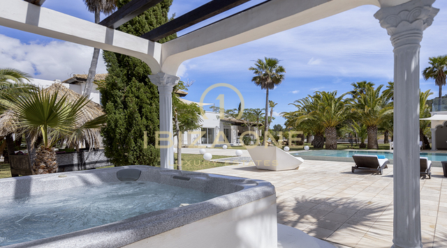 Straordinaria villa di lusso a Cala Jondal, vicino a Blue Marlin in vendita, Ibiza - villa di lusso in affitto, Ibiza