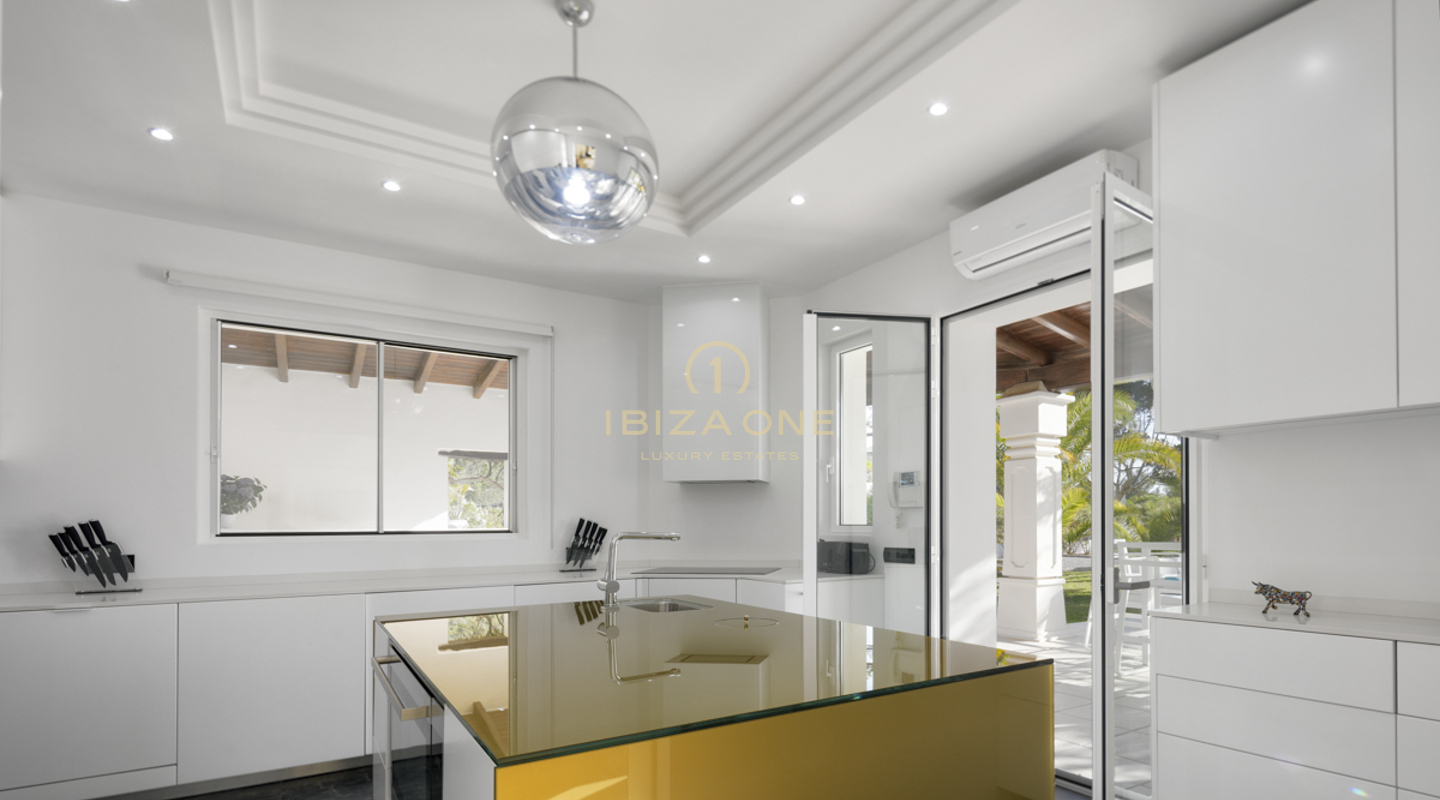 Außergewöhnliche Luxusvilla in Cala Jondal, in der Nähe von Blue Marlin, zu verkaufen, Ibiza – Luxusvilla zu vermieten, Ibiza
