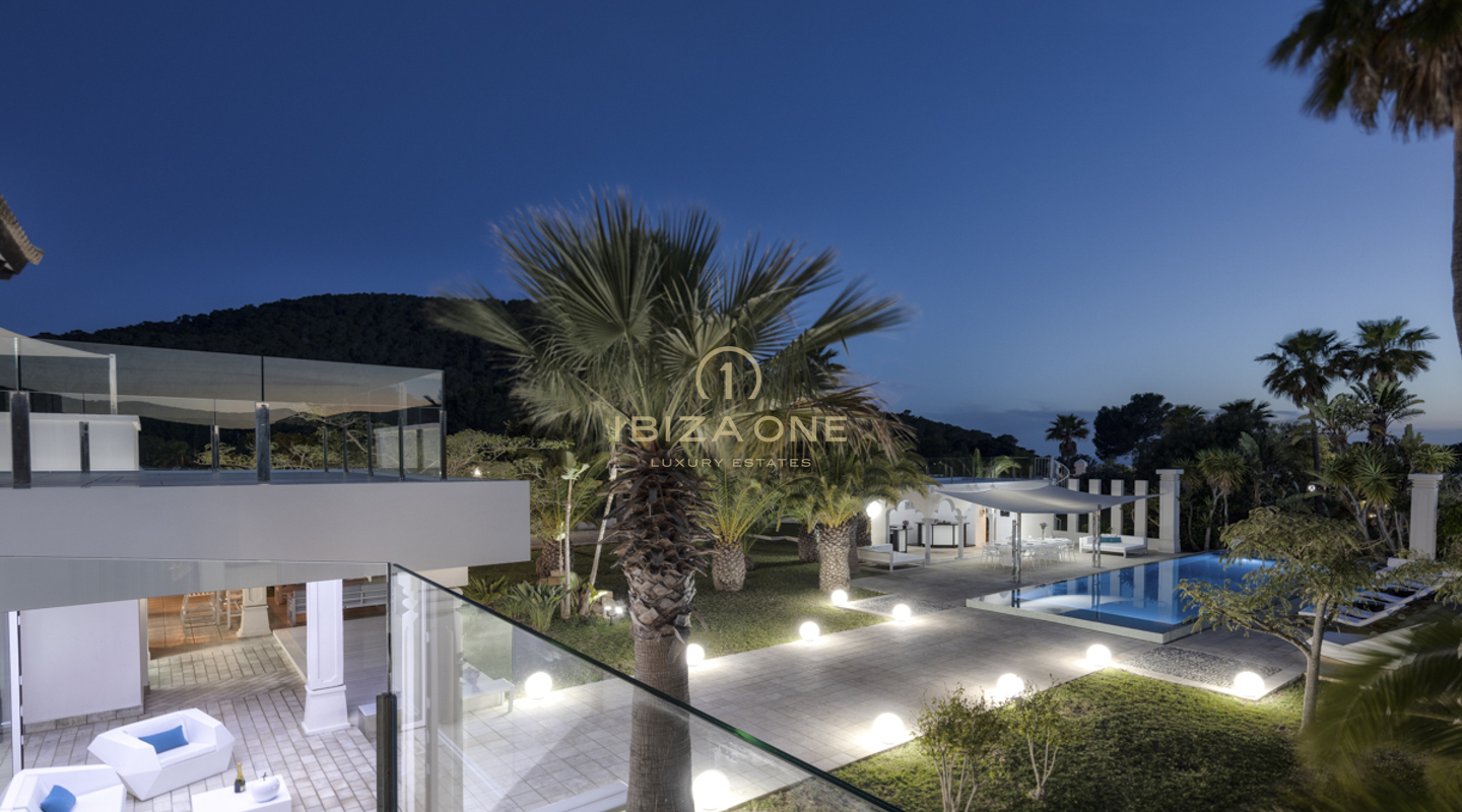 Außergewöhnliche Luxusvilla in Cala Jondal, in der Nähe von Blue Marlin, zu verkaufen, Ibiza – Luxusvilla zu vermieten, Ibiza