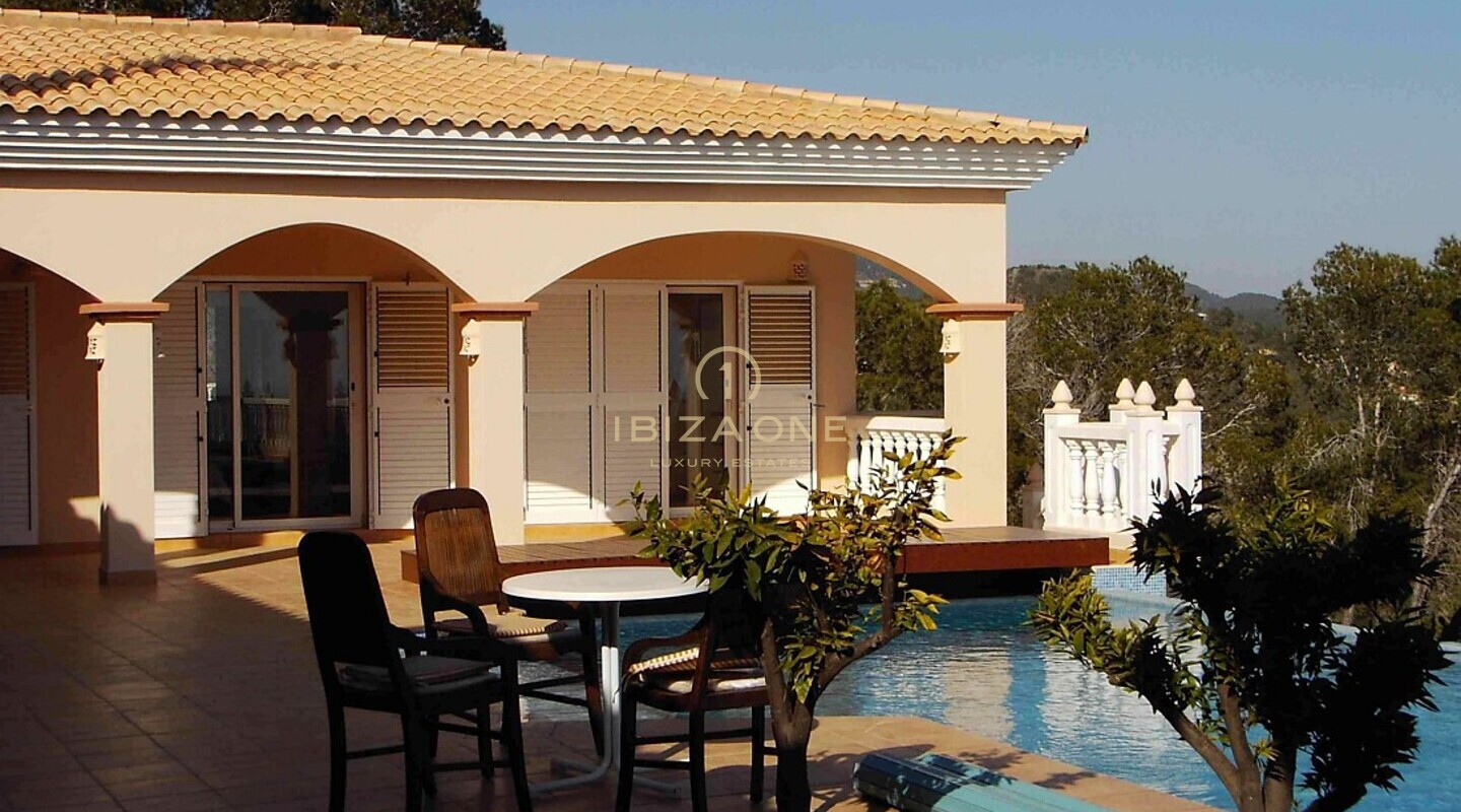 Traditionelle Luxusvilla zum Verkauf in Es Cubells / Vista Alegre, Ibiza – mediterraner Stil – Traditionelle Luxusvilla zur Miete in Es Cubells / Vista Alegre, Ibiza – mediterraner Stil