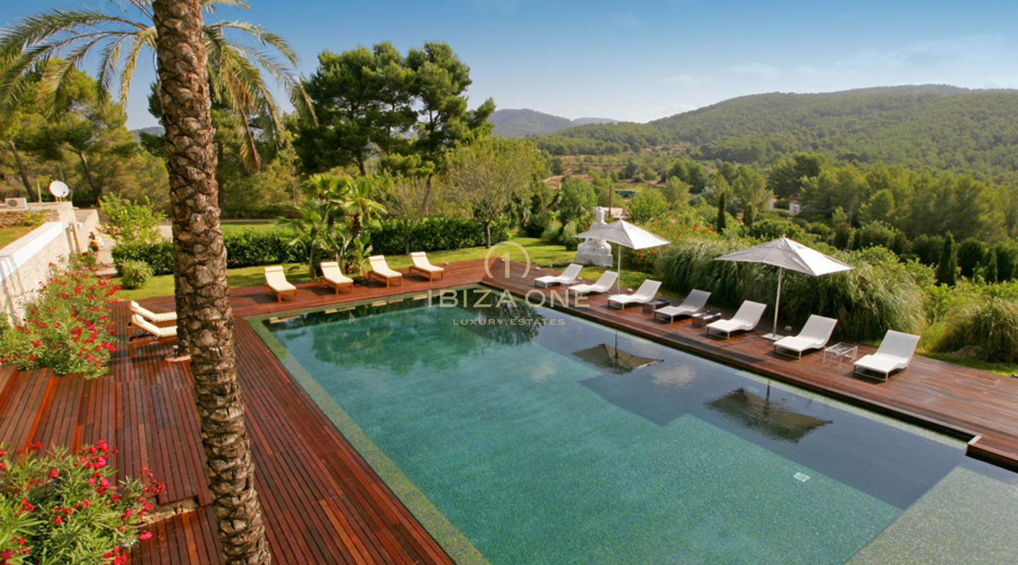 Luxe landhuis / villa met uitzicht op de baai van Cala Jondal en de zee te koop, Ibiza - Luxe landhuis / villa met uitzicht op de baai van Cala Jondal en de zee te huur, Ibiza