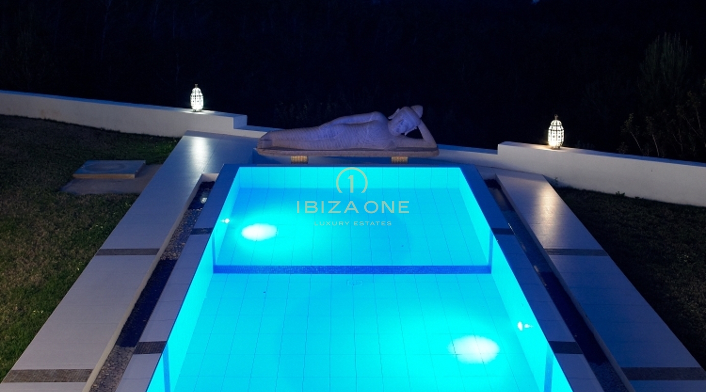 Villa di lusso con vista sulla baia di Cala Jondal e sul mare in vendita, Ibiza - Villa di lusso con vista sulla baia di Cala Jondal e sul mare in affitto, Ibiza