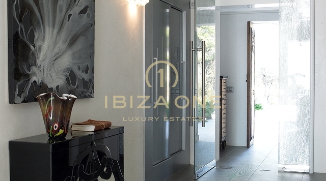Villa de luxe avec vue sur la baie de Cala Jondal et la mer à vendre, Ibiza - Villa de luxe avec vue sur la baie de Cala Jondal et la mer à louer, Ibiza