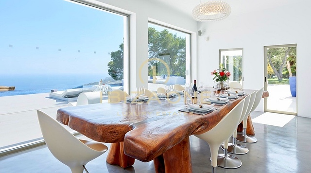 Villa de lujo The Palms en alquiler: vistas inigualables al mar y a la bahía desde el pico de Es Cubells, Ibiza