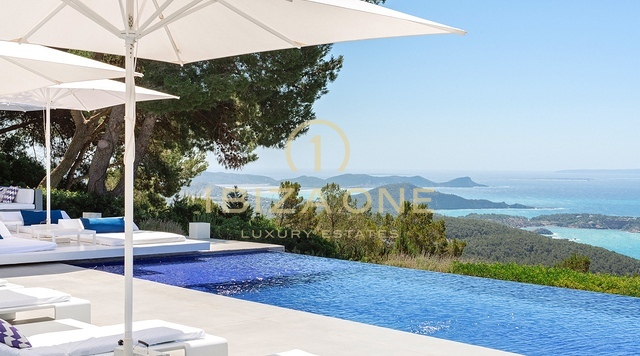 Die Luxusvilla The Palms zu vermieten - Unübertroffene Aussicht auf das Meer und die Bucht vom Gipfel des Es Cubells, Ibiza