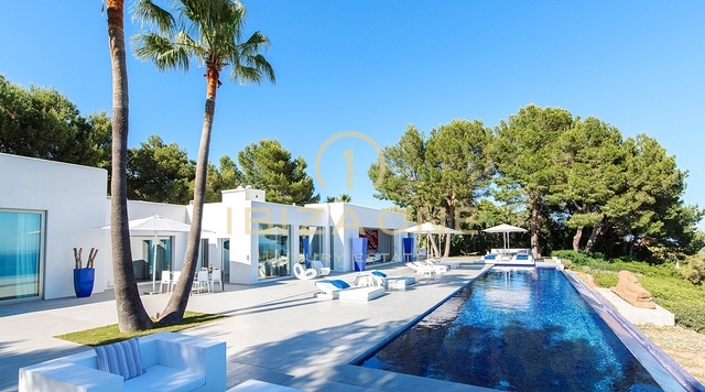 Die Luxusvilla The Palms zu vermieten - Unübertroffene Aussicht auf das Meer und die Bucht vom Gipfel des Es Cubells, Ibiza