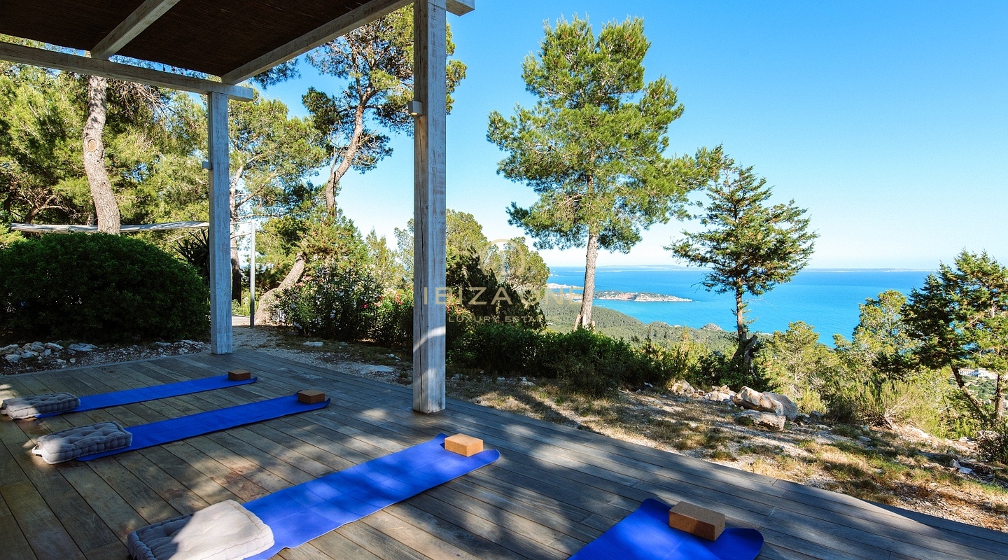 Villa de lujo The Palms en alquiler: vistas inigualables al mar y a la bahía desde el pico de Es Cubells, Ibiza