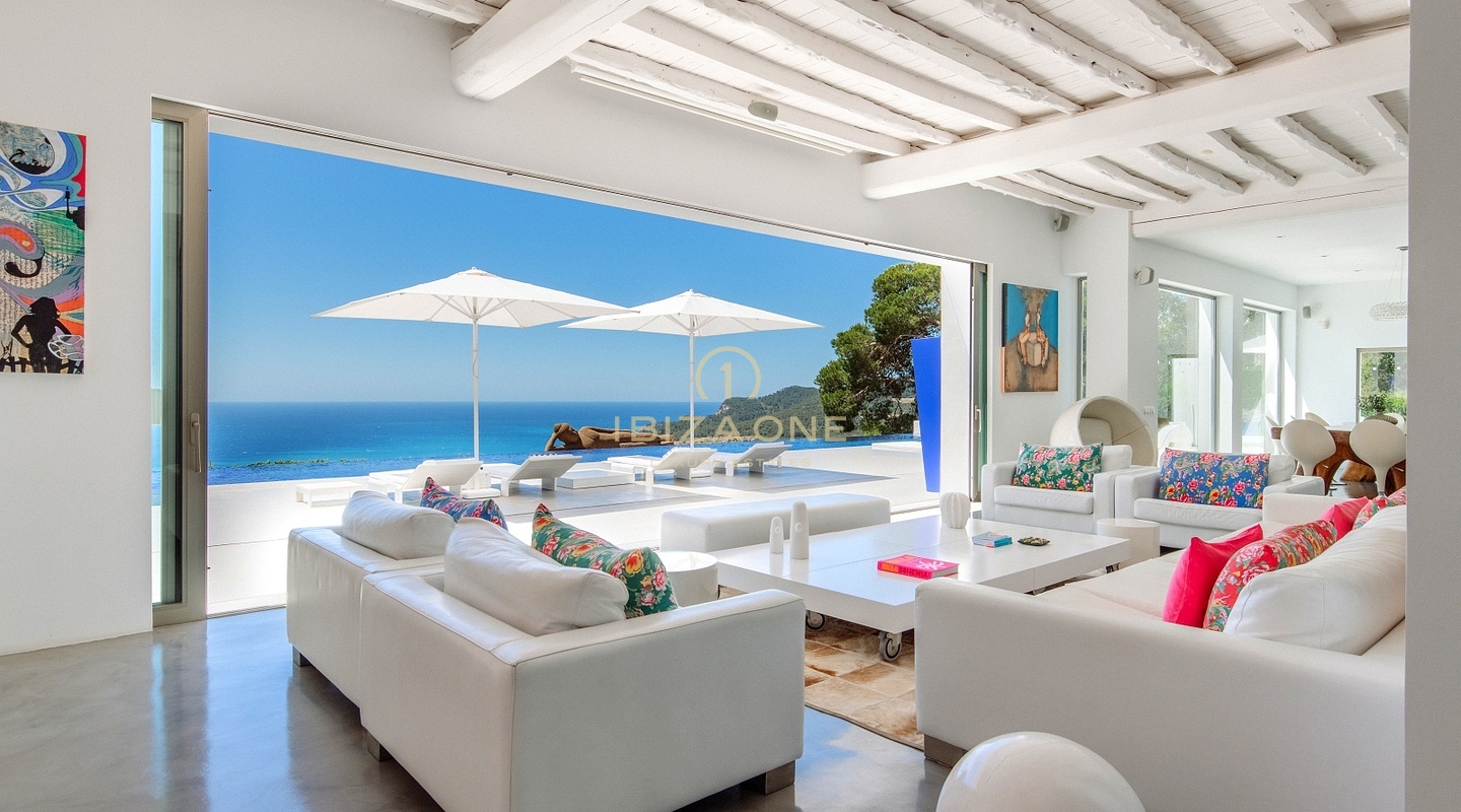 Villa de lujo The Palms en alquiler: vistas inigualables al mar y a la bahía desde el pico de Es Cubells, Ibiza