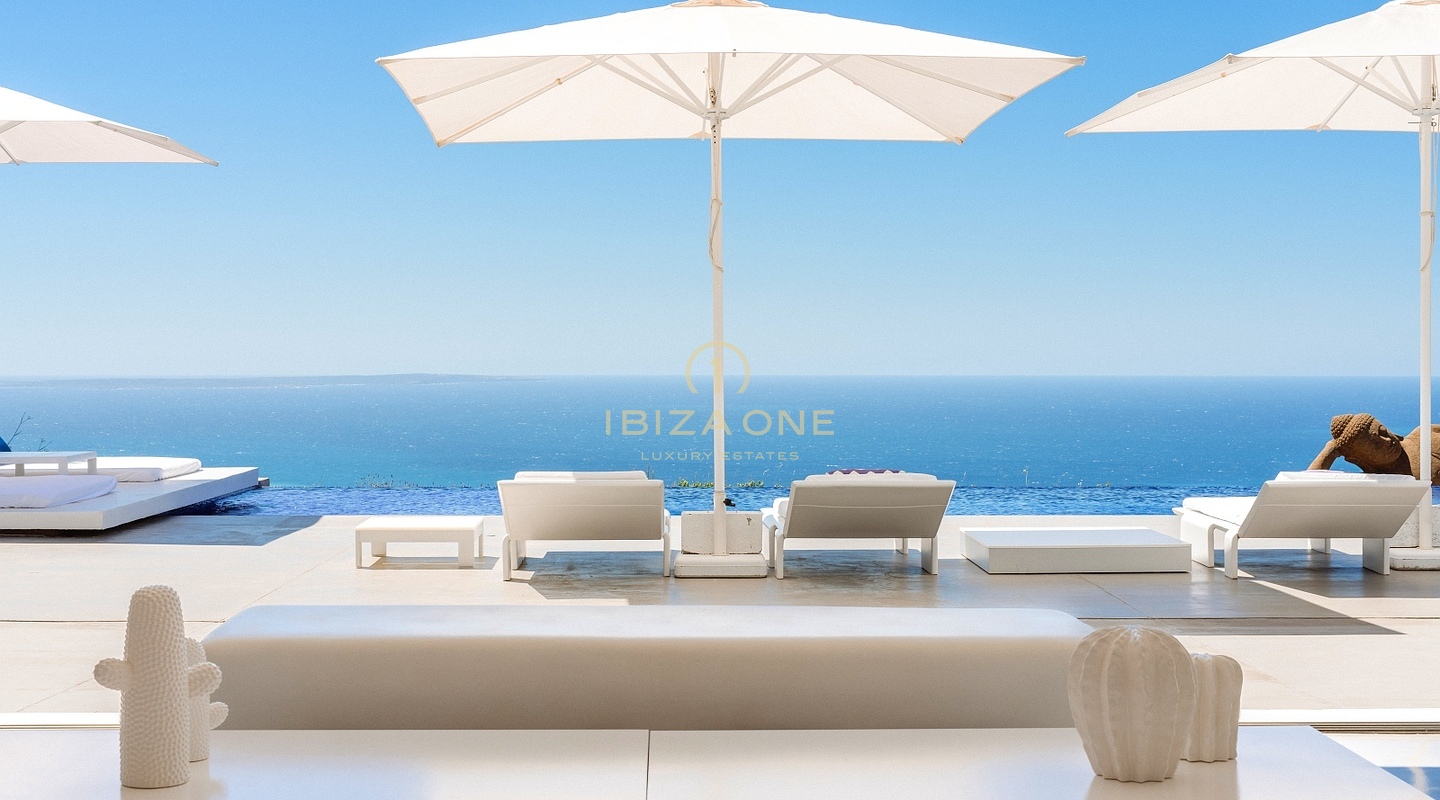 Villa de lujo The Palms en alquiler: vistas inigualables al mar y a la bahía desde el pico de Es Cubells, Ibiza
