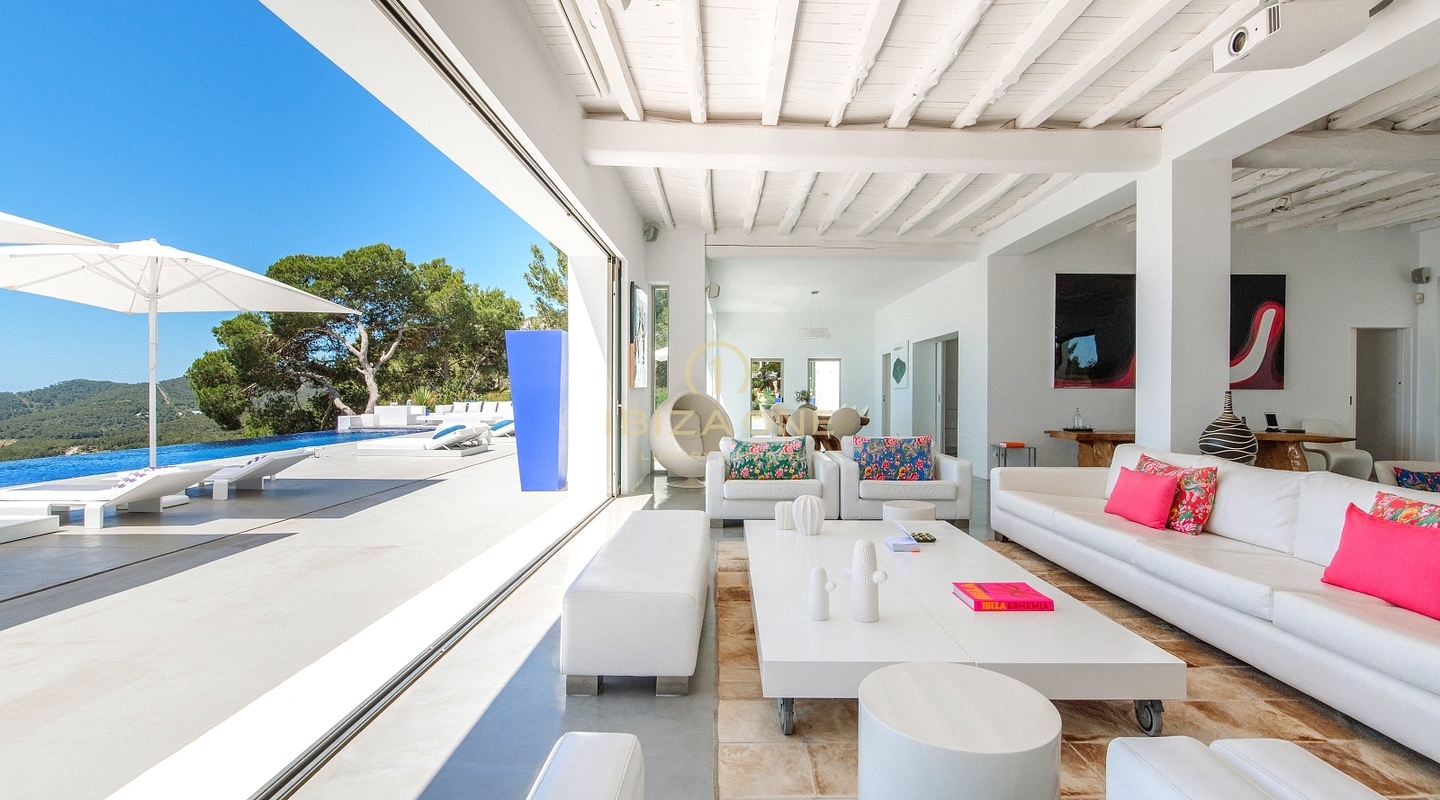 Villa de lujo The Palms en alquiler: vistas inigualables al mar y a la bahía desde el pico de Es Cubells, Ibiza