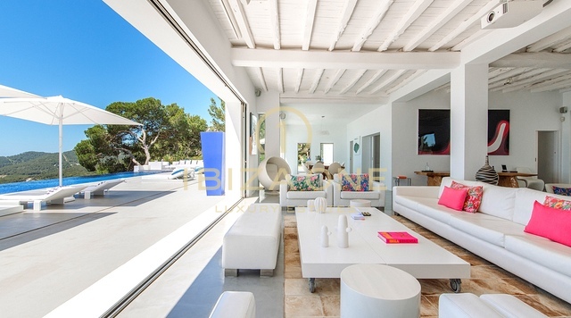 Een van Ibiza's meest spectaculaire luxe vakantiehuizen met een ongeëvenaard 180° uitzicht op zee, Ibiza