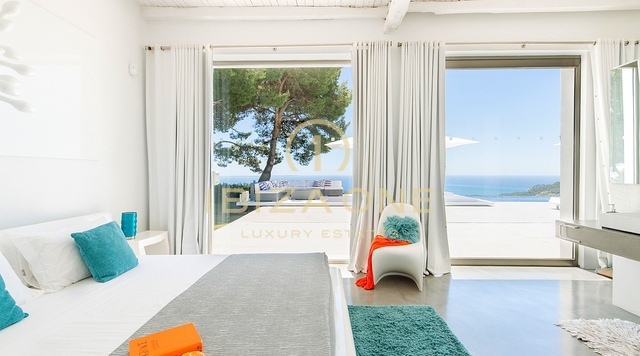 Villa de lujo The Palms en alquiler: vistas inigualables al mar y a la bahía desde el pico de Es Cubells, Ibiza