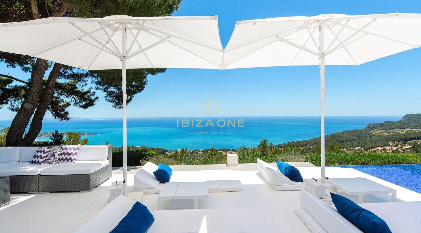 Villa de lujo The Palms en alquiler: vistas inigualables al mar y a la bahía desde el pico de Es Cubells, Ibiza