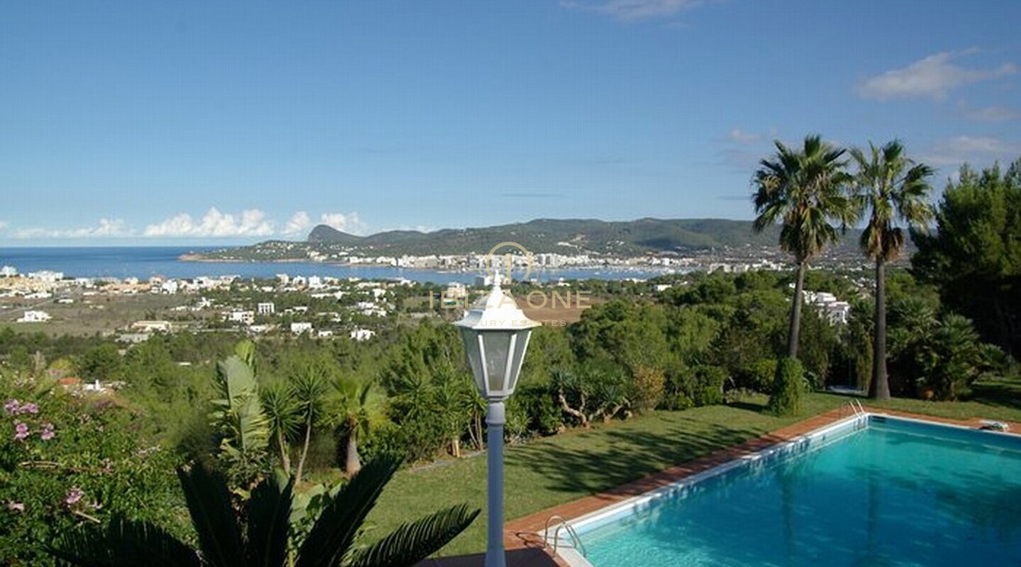 Hacienda Monterrey - Propiedad de lujo con increíbles vistas al mar con pista de tenis y casa principal muy grande y casa de invitados en venta, Ibiza - Hacienda Monterrey - Propiedad de lujo con increíbles vistas al mar con pista de tenis y casa principal muy grande y casa de invitados en alquiler, Ibiza