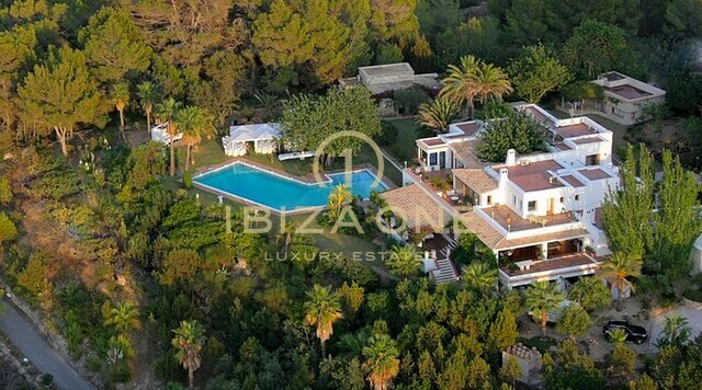 Hacienda Monterrey - Propriété de luxe avec vue incroyable sur la mer avec court de tennis et très grande maison principale et maison d'hôtes à vendre, Ibiza - Hacienda Monterrey - Propriété de luxe avec vue incroyable sur la mer avec court de tennis et très grande maison principale et maison d'hôtes à louer, Ibiza