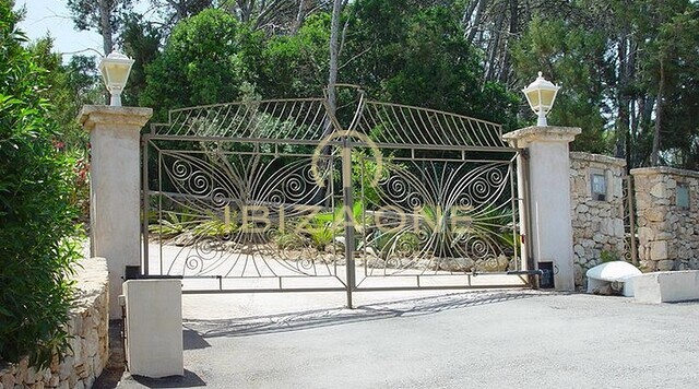 Hacienda Monterrey - عقار فاخر بإطلالات رائعة على البحر مع ملعب تنس ومنزل رئيسي كبير جدًا وبيت ضيافة للإيجار في إيبيزا - Hacienda Monterrey - عقار فاخر بإطلالات رائعة على البحر مع ملعب تنس ومنزل رئيسي كبير جدًا وبيت ضيافة للإيجار في إيبيزا