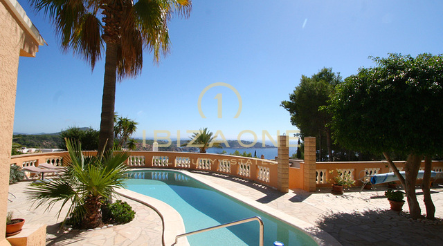 Villa de lujo y acogedora con hermosa vista al mar en venta, Ibiza - Villa de lujo y acogedora con hermosa vista al mar en alquiler, Ibiza