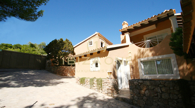 Villa de luxe et confortable avec belle vue sur la mer à vendre, Ibiza - Villa de luxe et confortable avec belle vue sur la mer à louer, Ibiza