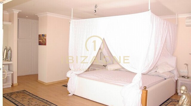 Luxury and Mediterranean, very well maintained villa in Ibiza with amazing sea view and sunset all year for sale, Ibiza - distance from the sea is only 170 meters - Luxury and Mediterranean, very well maintained villa in Ibiza with amazing sea view and sunset all year for rent, Ibiza - distance from the sea is only 170 meters