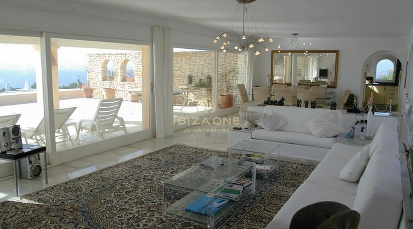Luxuriöse und mediterrane, sehr gepflegte Villa auf Ibiza mit herrlichem Meerblick und Sonnenuntergang das ganze Jahr über zu verkaufen, Ibiza - Entfernung zum Meer beträgt nur 170 Meter - Luxuriöse und mediterrane, sehr gepflegte Villa auf Ibiza mit herrlichem Meerblick und Sonnenuntergang das ganze Jahr über zu vermieten, Ibiza - Entfernung zum Meer beträgt nur 170 Meter